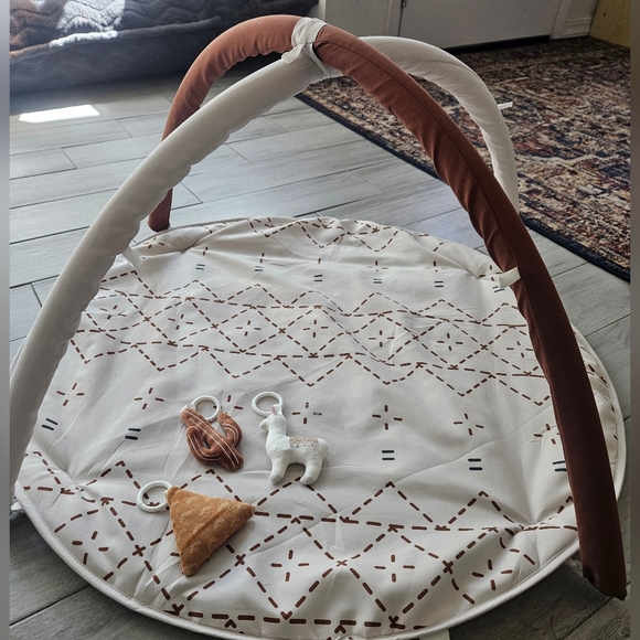 Baby Play Mat with Toys - Picture 2 of 5